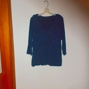 Reitman's navy blue 3/4 length sleeve top with ruching